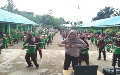 Senam Pagi sebagai Agenda Rutin Pekanan di Madrasah