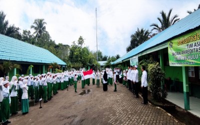 APEL RUTIN SENIN PAGI MENINGKATKAN KEDISIPLINAN WARGA MADRASAH